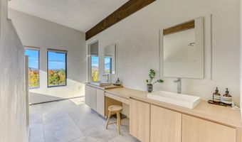 289 Ledgewood Dr, Bethlehem, NH 03574