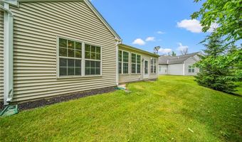 10707 Crossings Dr, Aurora, OH 44202