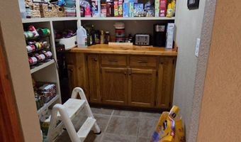 568 Woodford Rd, Ardmore, OK 73401