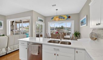 806 EAGLE Ln, Apollo Beach, FL 33572