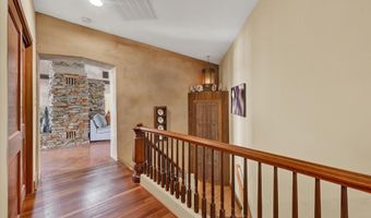 8272 WOODBINE Rd, Airville, PA 17302