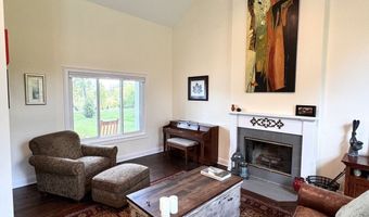 8047 Lavelle Rd, Athens, OH 45701