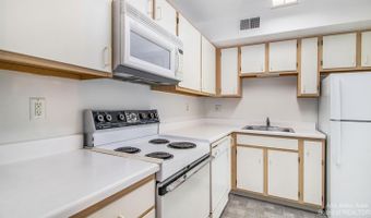 2235 S Huron Pkwy 4, Ann Arbor, MI 48104