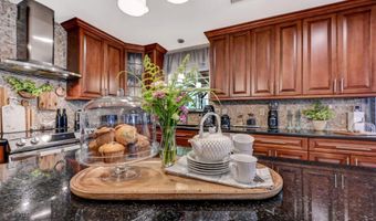251 Scenic Dr, Blakeslee, PA 18610