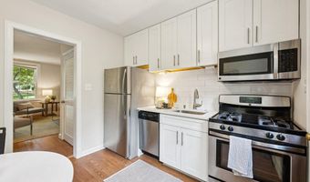 1401 S EDGEWOOD St 492, Arlington, VA 22204