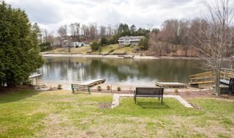 32 Kellogg St, Brookfield, CT 06804