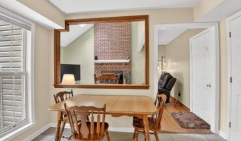 1202 VIKING Dr N, Arnold, MD 21012