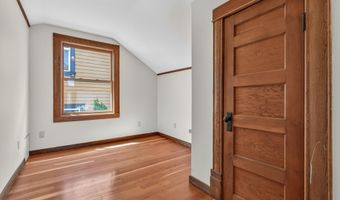 19 Gresham St, Ashland, OR 97520