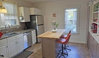 16 Vermont Ave, Brattleboro, VT 05301