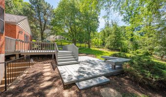 3119 N Farmcrest Dr, Amberley, OH 45213