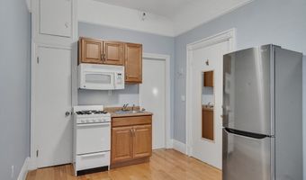 290 Commonwealth Ave 24, Boston, MA 02115