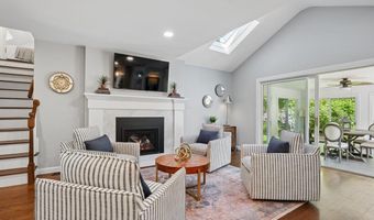 5 Spring Hill Rd, Bedford, NH 03110