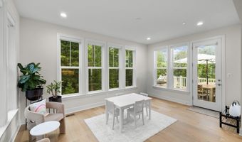9501 WILDOAK Dr, Bethesda, MD 20814
