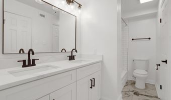 3307 WYNDHAM Cir 2157, Alexandria, VA 22302