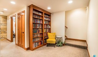 505 N Pasque Flower Trl, Brandon, SD 57005