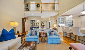 305 Richmond Glen Dr, Cheshire, CT 06410