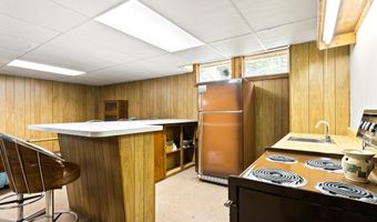 224 Sunderland Dr, Auburn, ME 04210