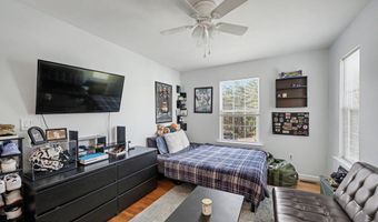 8 Avalon Ave, Barnegat, NJ 08005