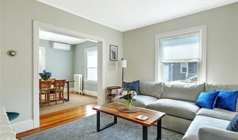 15 Wollaston St, Cranston, RI 02910