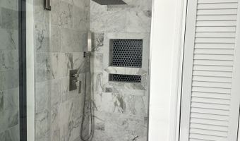 19 Center St, Barnegat, NJ 08005