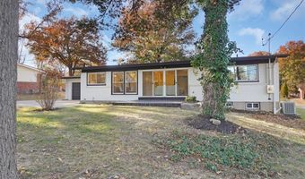 827 Woodruff Dr, Ballwin, MO 63011