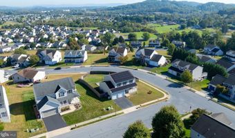 504 LONGVIEW Dr, Reading, PA 19608