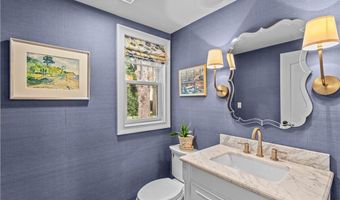 36 Ferry Ln, Barrington, RI 02806
