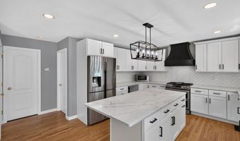 9 Broadview Ave, Berkley, MA 02779