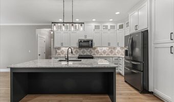 305 Shadows Lawn Dr, Athens, TN 37303