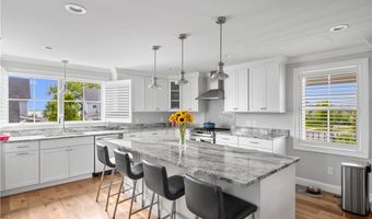 40 Kettle Point Ave, East Providence, RI 02914