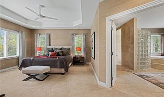 520 Bristol Dr, Aurora, OH 44202