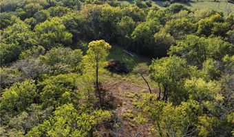 1369 N 550th Rd, Baldwin City, KS 66006