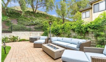 29729 Strawberry Hill Dr, Agoura Hills, CA 91301