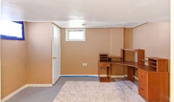 16 Cherry St, Beachwood, NJ 08722