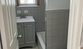 132 W 19TH St 4, Bayonne, NJ 07002