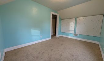 822 N River Ave, Alma, MI 48881