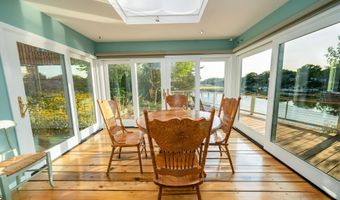 5 Shore Dr, Branford, CT 06405