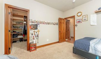 435 N Chestnut Blvd, Brandon, SD 57005