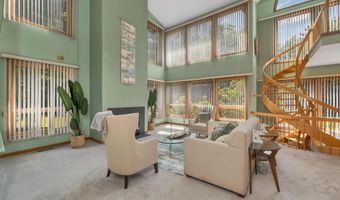 82 Pilgrim Dr, Bedford, NH 03110