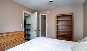 1012 VALLEY VIEW Dr, Bloomfield, NM 87413
