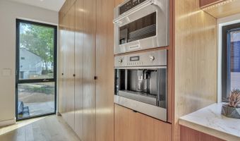 160 Park Pl, Arnolds Park, IA 51331