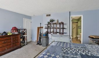 922 N Claytonbrook Dr 1, Ballwin, MO 63011