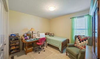 417 33rd St SW, Altoona, IA 50009