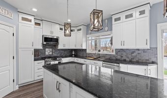 3144 Windmill Ct, Adrian, MI 49221