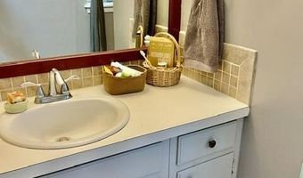 751 Canterbury Dr, Biloxi, MS 39532