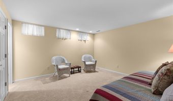 10140 Shapfield Ln, Affton, MO 63123