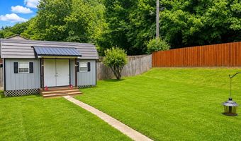 76 Holbrook Dr, Banner, KY 41603