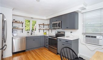 12 Ellen St, Bristol, RI 02809