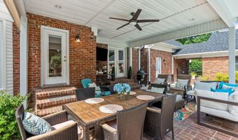 11806 E Arbor Dr, Anchorage, KY 40223