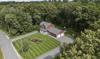 32 Woodbury Rd, Auburn, ME 04210